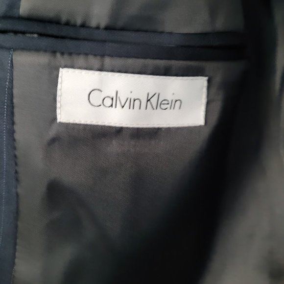 CALVIN KLEIN BOYS SIZE 16 NAVY PINSTRIPE BLAZER - Picture 2 of 5